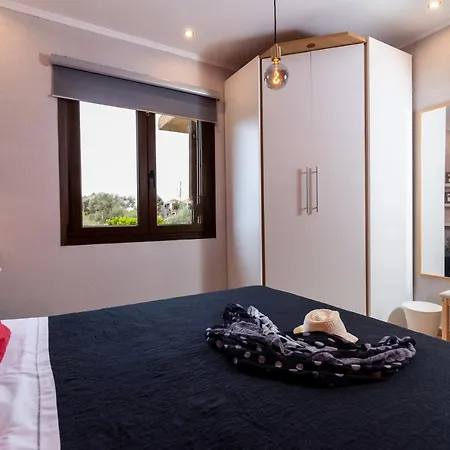 F & B Collection - St Triada For 8 - Niki * Agía Triada