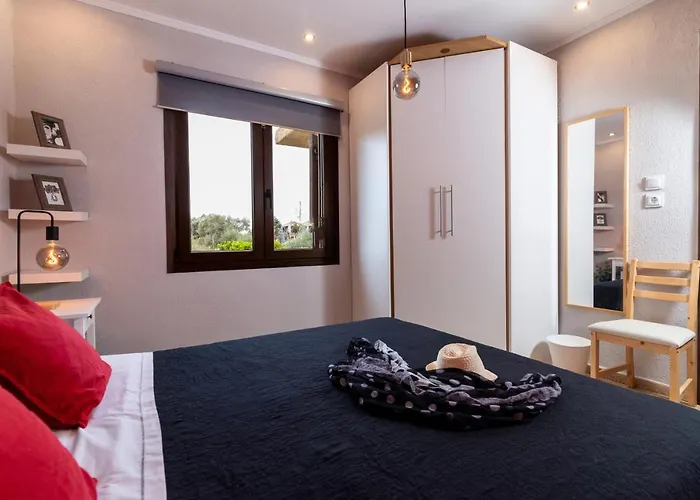 F & B Collection - St Triada For 8 - Niki * Agia Triada (Thessaloniki)