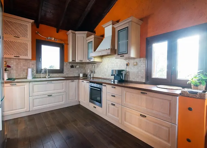 F & B Collection - St Triada For 8 - Niki