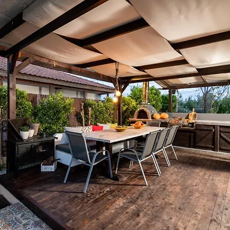 F & B Collection - St Triada For 8 - Niki * Agia Triada (Thessaloniki)