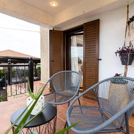 F & B Collection - St Triada For 8 - Niki Apartament Agia Triada (Thessaloniki)