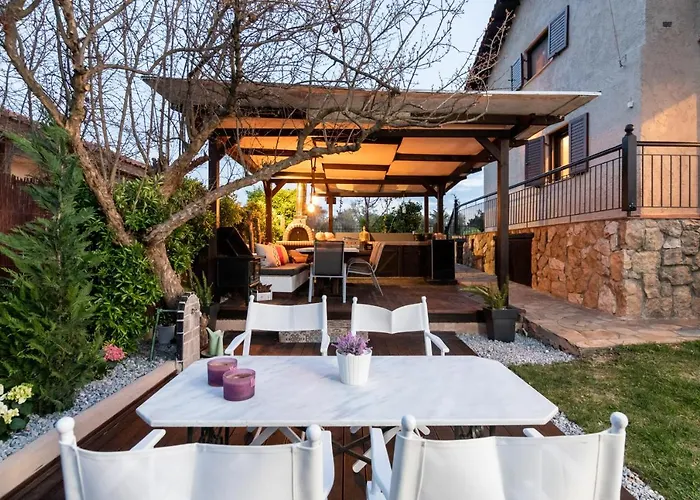 F & B Collection - St Triada For 8 - Niki Apartment